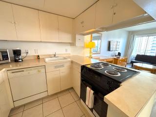 Ilikai Apt 1042 - Spacious Studio with Ocean-Lagoon Views - Honolulu - 3