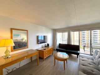 Ilikai Apt 1042 - Spacious Studio with Ocean-Lagoon Views - Honolulu - 6