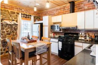 Hidden Gem in Pocono Pines - 8