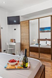 Central Apartment with panoramic Views of Old Town - Bucharest - 7