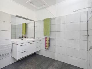 Romantic Waterfront - Russell - 1