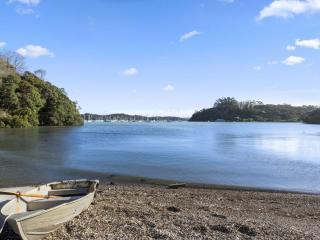Romantic Waterfront - Russell - Russell - 1