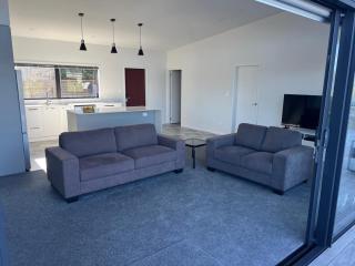 Hosts on the Coast Lake View - Matarangi - 8