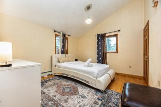 Extremely Spacious Home 10 Mins to The Encore - Medford - 7