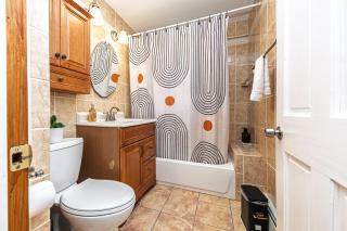 Extremely Spacious Home 10 Mins to The Encore - Medford - 2