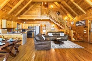 Friends in High Places - 4 BDR family home with Hot Tub & Gaming - Sevierville - 2