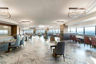 Clarks Inn Suites Hyderabad Airport - Haiderabad - 2