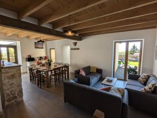 Gîte pour 11 pers. avec piscine, jardin clos et animaux admis - FR-1-653-277 - Écuras - 2