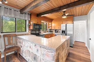 Secluded Cabin for 10 with Game Room Near Pkwy - 5