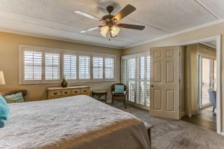 6th Floor Oceanfront condo easy beach access via boardwalk & exclusive fishing pier - 4