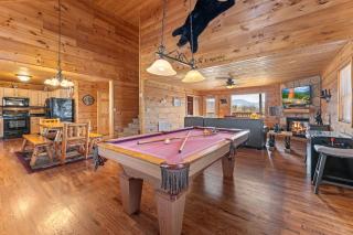 Spacious Cabin for 8 with Hot Tub & Mountain Views - Gatlinburg - 8
