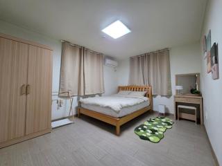 Jeju Albam Oreum House Pension - 7