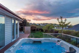 Sea View Paradise with Hot Tub - Christchurch - 5