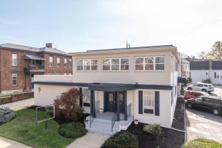 The Grand Elm Suites - - 0