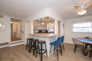 The Grand Elm Suites - - 4