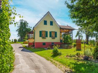 Holiday home in Gersdorf near a swimming lake, cleaning included - Gersdorf an der Feistritz - 3