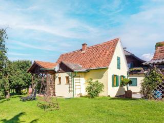 Holiday home in Gersdorf near a swimming lake, cleaning included - Gersdorf an der Feistritz - 4