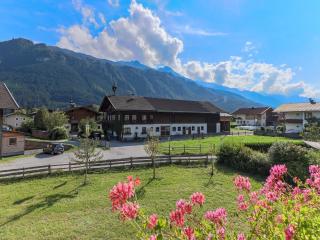 Chalet in Bramberg near Ski Slopes, cleaning included - Bicheln - 0
