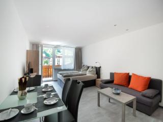 Chalet in Kaprun near Ski Slopes, cleaning included - Kaprun - 8