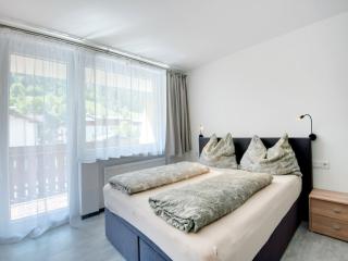 Chalet in Kaprun near Ski Slopes, cleaning included - Kaprun - 7