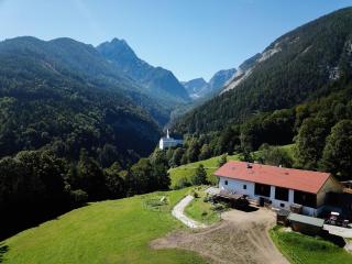 Apartment in Stans near Wolfsklamm River, cleaning included - 9