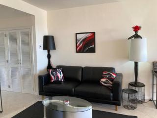 SBYC New Large Studio condo 872 sqft Heart of SXM - 3