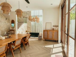 Brand new luxury 2BR villa with jungle view - Tumbak Bayuh - 4