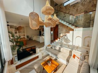 Brand new luxury 2BR villa with jungle view - Tumbak Bayuh - 2