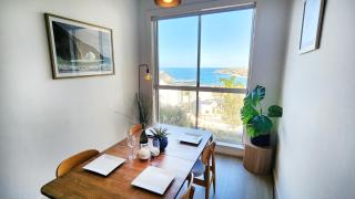 Relaxed Coastal Living with Fantastic Sea Views - Sydney - 0