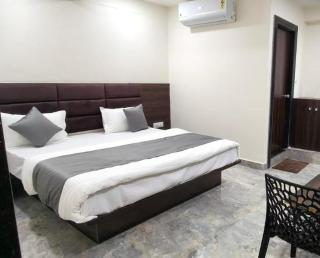 The Gravity Hotel - Jetalpur - 8