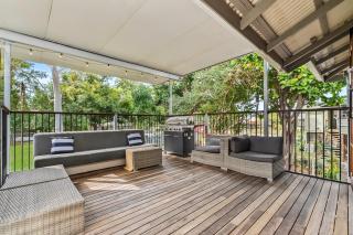 3-Bedroom Home Walk to Shops, Pubs and Restaurants! - - 6