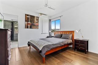 3-Bedroom Home Walk to Shops, Pubs and Restaurants! - - 1