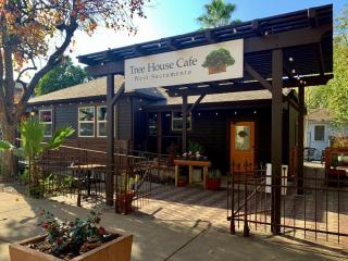 The Blue Oasis By The River - West Sacramento - 5