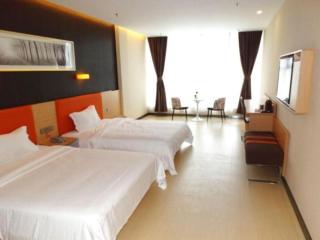 7 Days Premium Hotel Yangzhou Baoying Time Plaza Maternity and Child Healthcare Hospital - Huazhuang - 1
