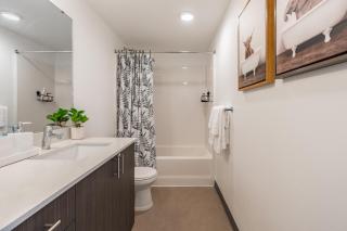 Central District Apartment- King Size Bed - Seattle - 8