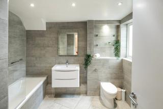 4 bed by Gloucester road station - Londra - 1