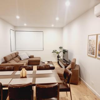Cosy and comfortable family home across the lake - Newport - 8