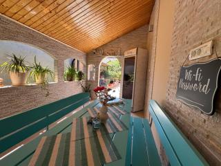 Casa Viselor de vară - 2 Mai - 2