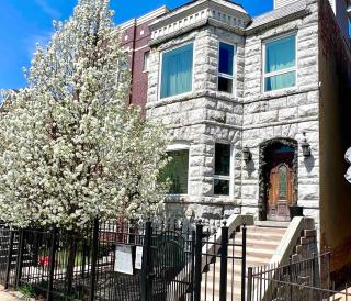 The Banksy-Free Parking -4 bedroom w King bed- Firepit Rooftop near United Center - Chicago - 4