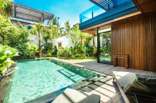 Seaside Escape 4br Villa, 190m To Canggu Beach - Canggu - 9