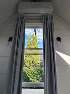 A Majestic Victorian Private Rear Access Quarters - Melbourne - 2