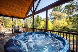 Pine and Pickle - Cozy Cabin, Sleeps 10, Loft, Hot Tub, Firepit - 8