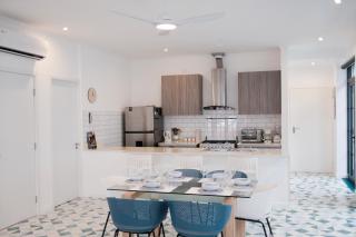 Near Casco Viejo - 2 BDR APT - Beautiful & Comfy - 4