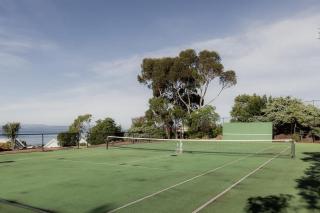 Beachfront Estate with Tennis Court - Lauderdale - 9