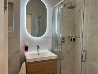 Modern Sliema Stay - Walk to Shops & Qui-Si-Sana Promenade - Sliema - 7