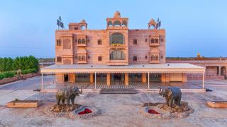 Hotel Shiv Niwas & Restro Bhilwara - - 5