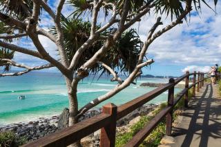 Ambassador Beachfront Apartments - Hosted by Burleigh Letting - 5