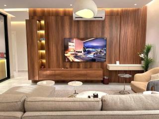 Silkhaus Luxe with Outdoor Jacuzzi & Private Theater - Riad - 0