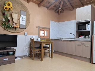 Yeongyang Daetigol Red Clay Room - 3