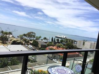 0504 MIRAMAR 2 Bedroom Apartment with Bay Views on the Geelong Waterfront - Geelong - 8